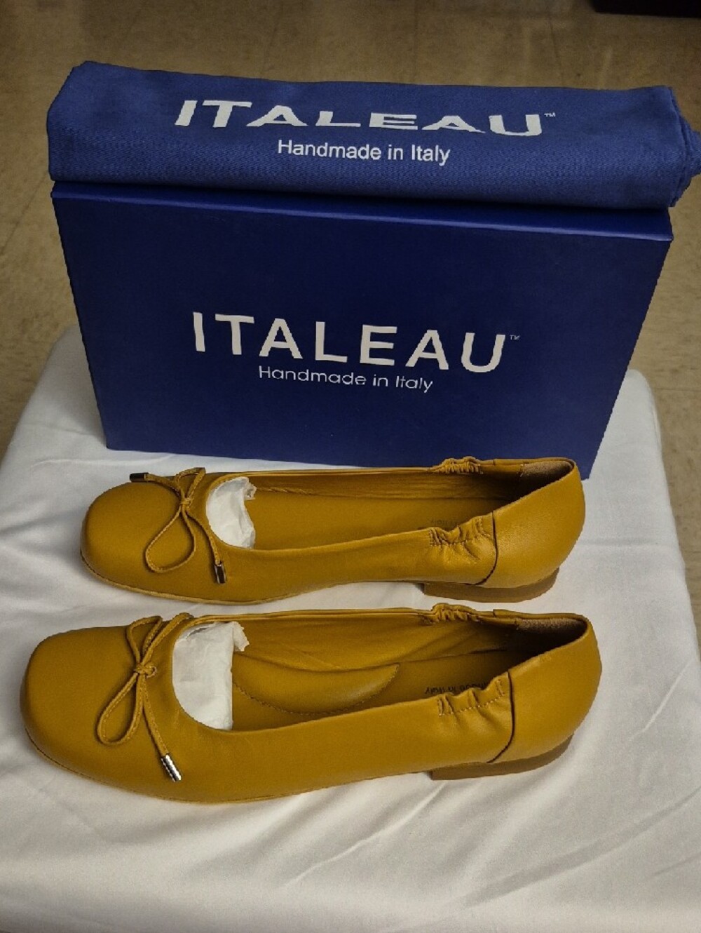 ITALEAU Women's Mustard Leather Ballet Flats - Picture 4 of 9